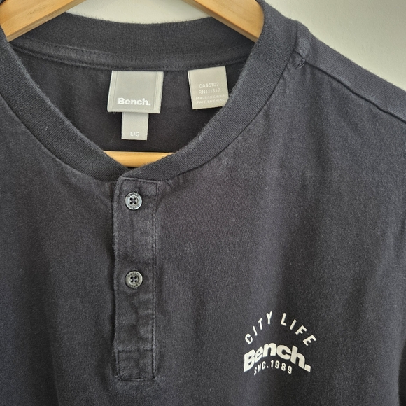 Bench Men’s Black Graphic Tee Stack with Teal Floral Accent - Picture 4 of 16